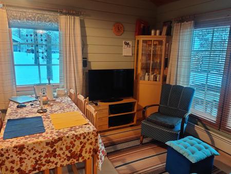 Esstisch und Fernsehecke