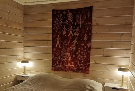 Gemütliches Schlafzimmer mit Doppelbett