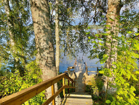 Treppen hinunter zum Steg